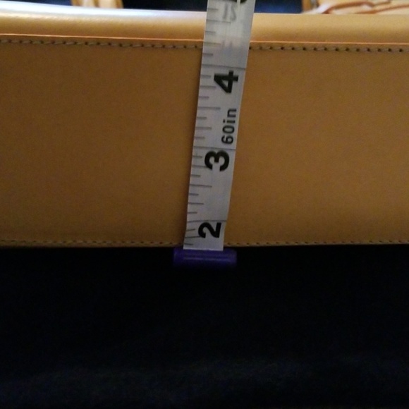 Dooney & Bourke - Picture 7 of 8